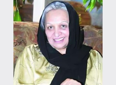 إصابة الفنانة أمل عباس بالشلل