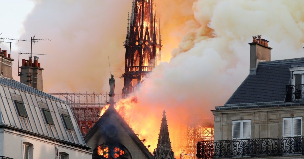 بالفيديو.. حريق مهول يأتي على كاتدرائية نوتردام أحد أشهر معالم باريس | فرنسا  أخبار | الجزيرة نت