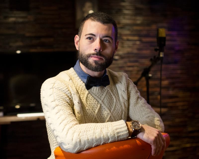 Le chanteur Corneliu recherché par la police | TVA Nouvelles