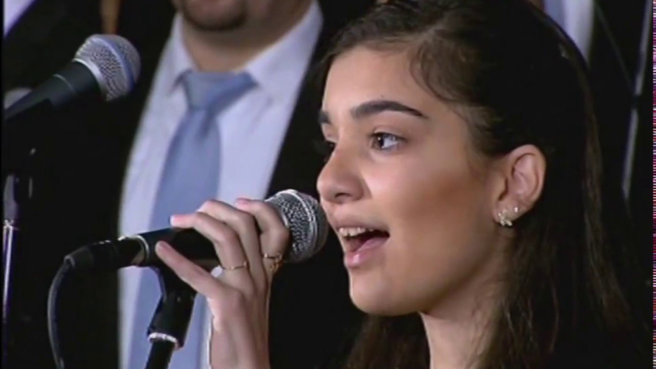 بالفيديو- كريستا ماريا ابو عقل تتألّق في La Voix الكندي وتنتقل الى العروض المباشرة