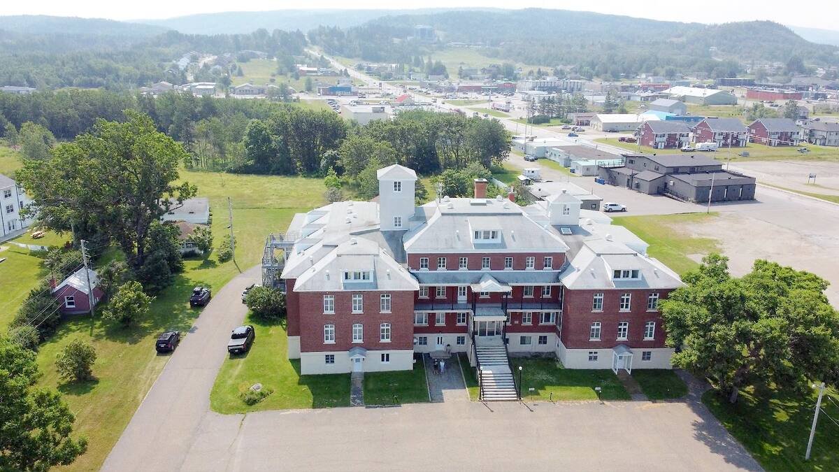 Un ancien couvent pour accueillir des Ukrainiens en Gaspésie | TVA Nouvelles