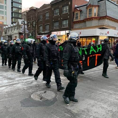 Manifestation contre la construction d&#39;un gazoduc en territoire Wet&#39;suwet&#39;en | JDM