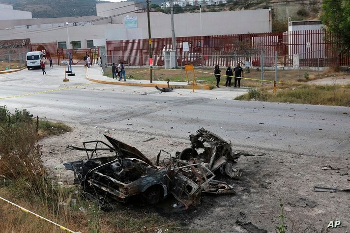 العصابة فجرت عدة سيارات مفخخة